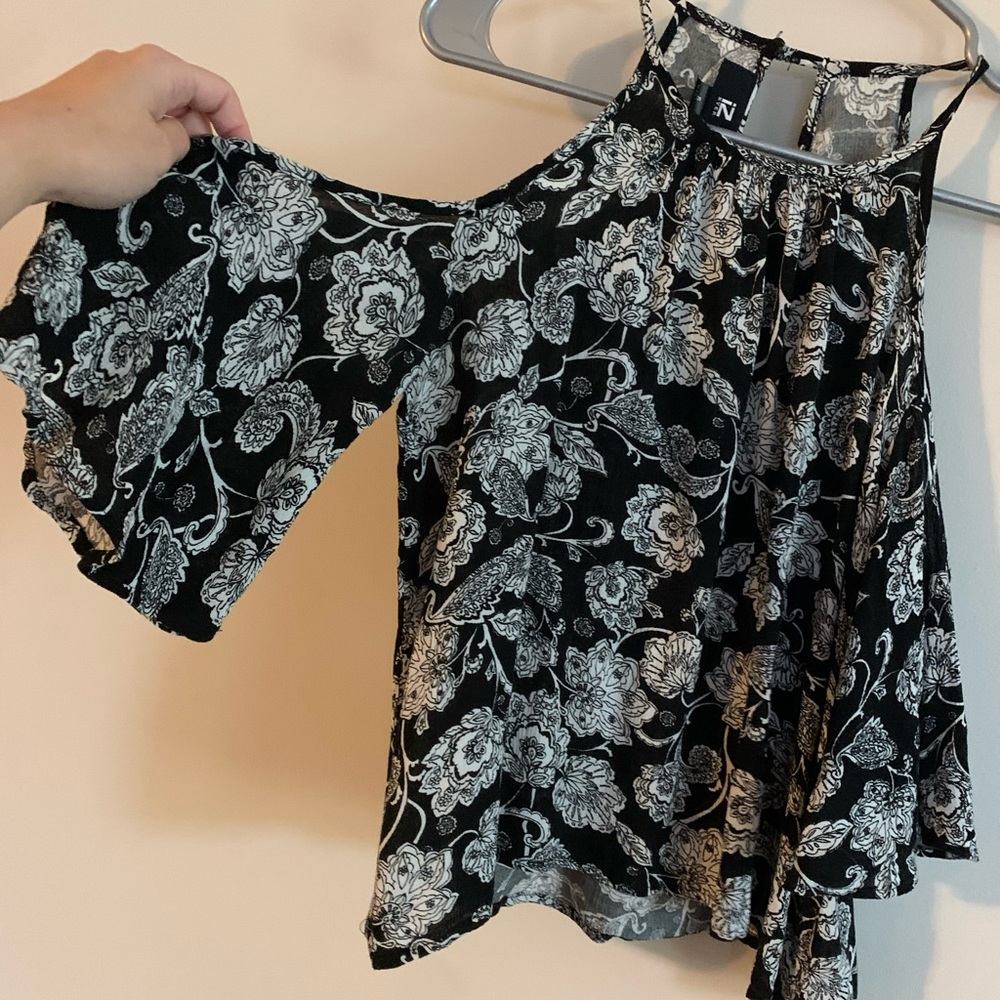 Cute iZ BYER off shoulder black and white floral top